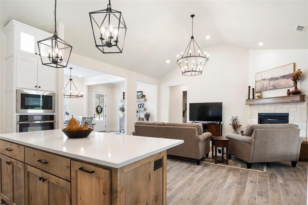 Lincoln Pointe - Residential