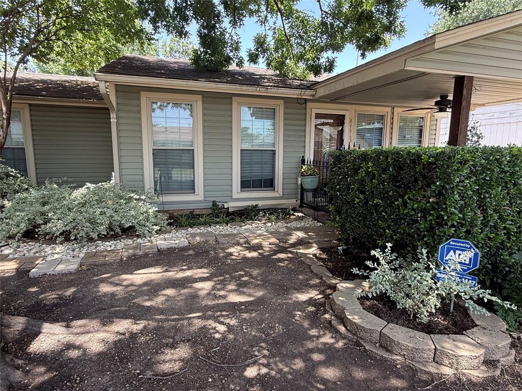 Welcome to this charming 2-bedroom, 1-bath home that's perfect for first-time homebuyers or investors looking to expand their portfolio. This cozy home offers a functional layout with endless potential and a long driveway that extends all the way to the back, providing plenty of parking space for multiple vehicles, a trailer, or future projects. Whether you're searching for a great starter home or your next investment opportunity, this property is full of possibilities. Conveniently located with easy access to major highways, shopping, dining, and schools, this is a home you won't want to miss!