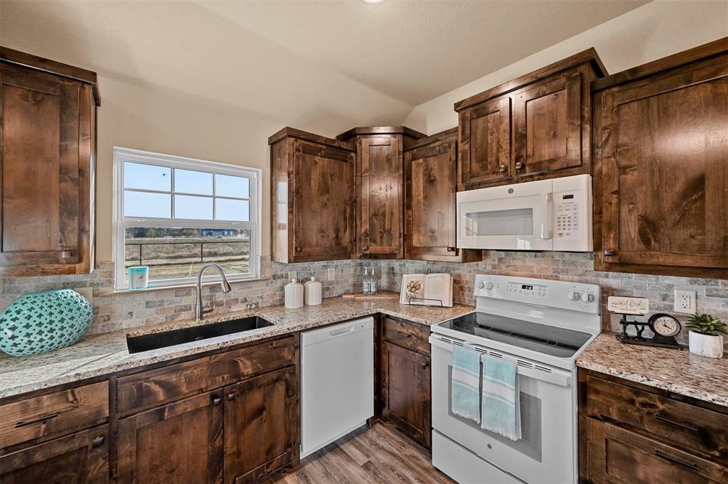 TOP O LAKE ESTATES - Residential