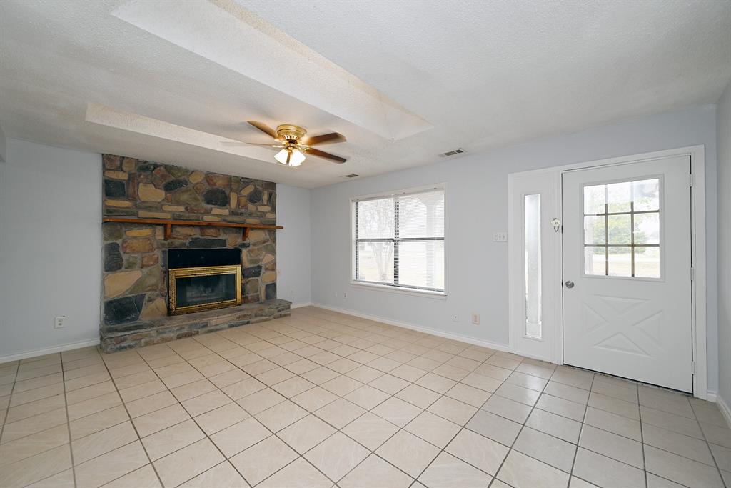 Newly refreshed, one-story home with 3 bedrooms and 2 full bathrooms in Crescent Oaks Beach Estates. The home features a bonus air-conditional sunroom plus more than half acre lot with a storage shed. It is conveniently located to US-380 and all the cities around, such as Little Elm, Denton.