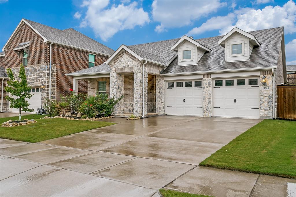 Welcome to this beautifully maintained home in the sought-after Ventana master-planned community. Offering the benefits of newer construction without the wait, this home features an open-concept design with spacious living, dining, and kitchen areas ideal for everyday living and entertaining.
The kitchen is equipped with quartz countertops, stainless steel appliances, a gas cooktop, shaker-style cabinetry, a walk-in pantry, and island. The private primary suite includes a spacious shower and oversized walk-in closet. Energy-efficient upgrades include spray foam insulation, zoned HVAC, and a smart home system.
Enjoy your morning coffee on the front porch and take advantage of Ventana's outstanding amenities, including resort-style pools, walking trails, playgrounds, dog parks, a soccer field, and community events throughout the year.