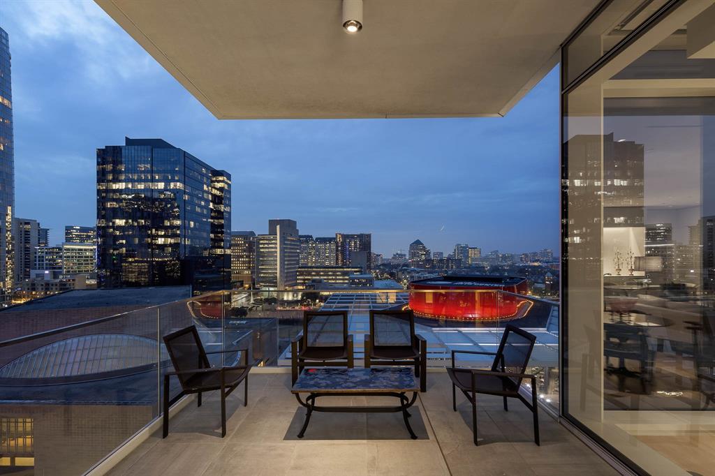 HALL Arts Residences - Residential