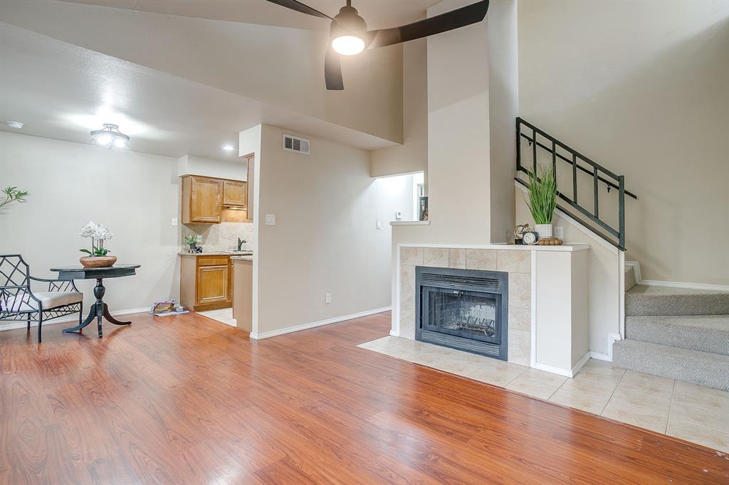 Cedar Creek Twnhms - Residential