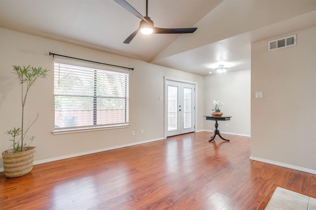 Cedar Creek Twnhms - Residential