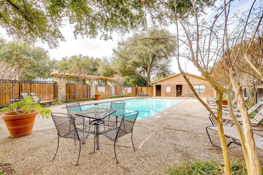Cedar Creek Twnhms - Residential