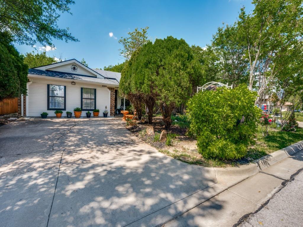 Absolutely stunning 5-bedroom home with a fantastic yard full of beautiful fruit trees and flowers. Solar panels are already installed and help reduce your electricity bills, just note they're leased. Homes like this don't come around often, this is a great opportunity for a family to move into a beautiful home in excellent condition at a great price.