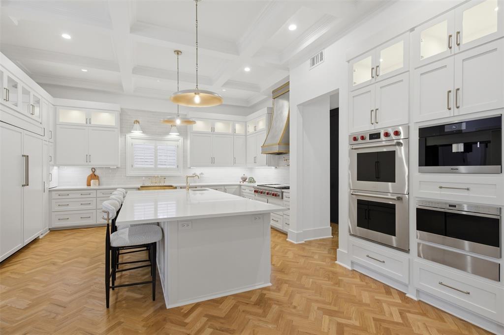 Country Club Estates - Residential