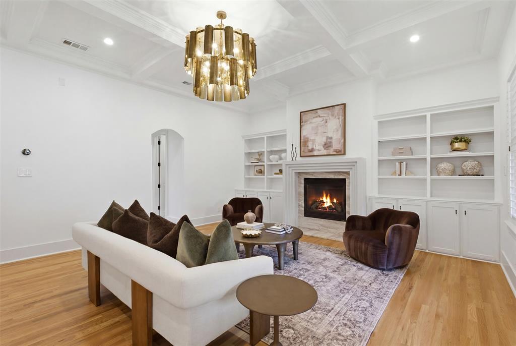 Country Club Estates - Residential