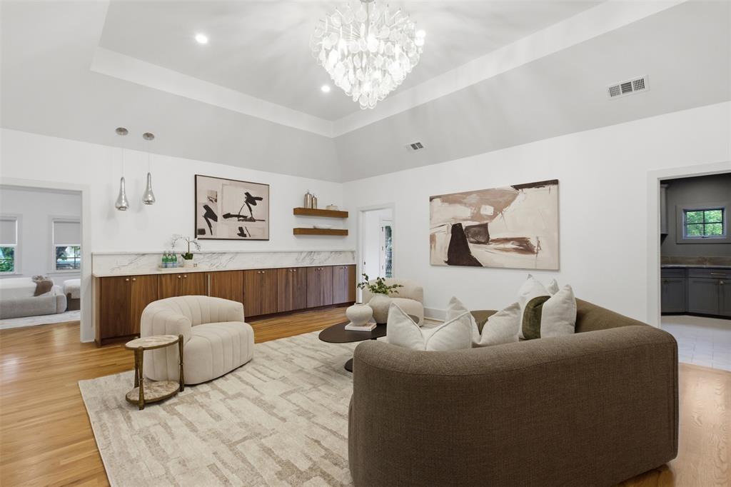 Country Club Estates - Residential