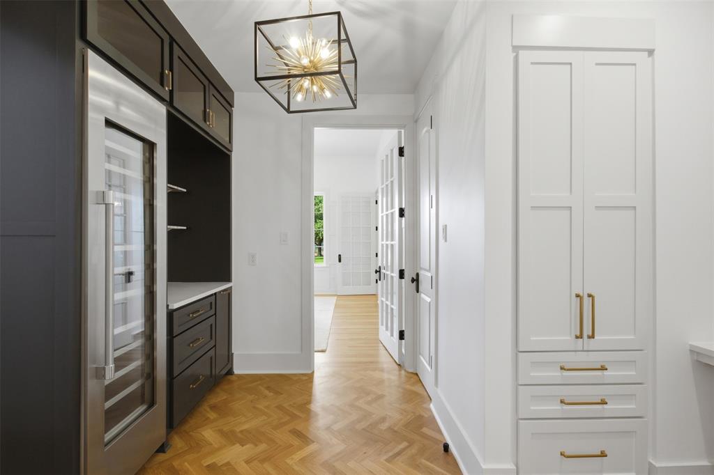 Country Club Estates - Residential