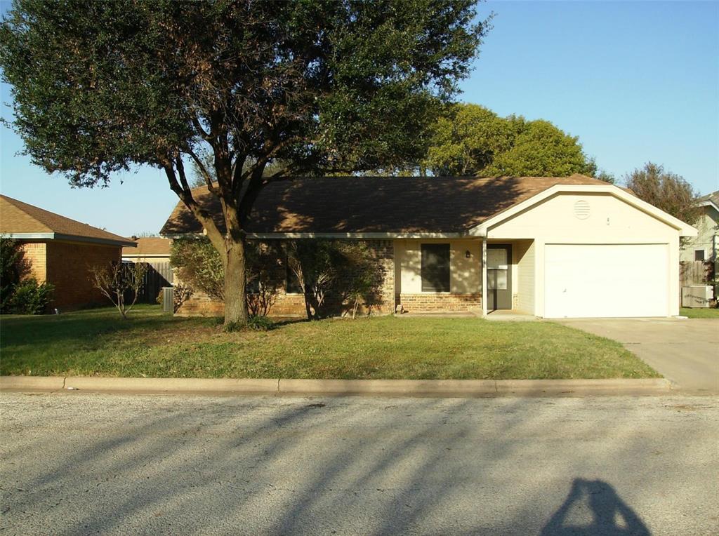Spacious open 3 bed 1.5 bath 2 living room 1 car garage home with a fenced backyard central heating and air all electric
Available November 1st