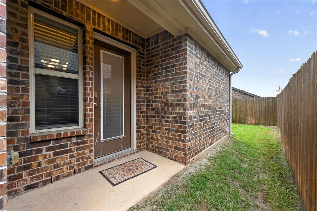 THE COVE OF HICKORY CREEK - Residential