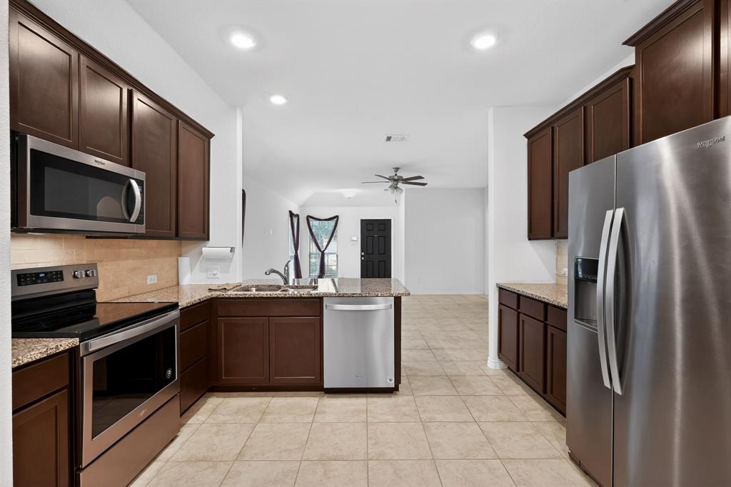 THE COVE OF HICKORY CREEK - Residential