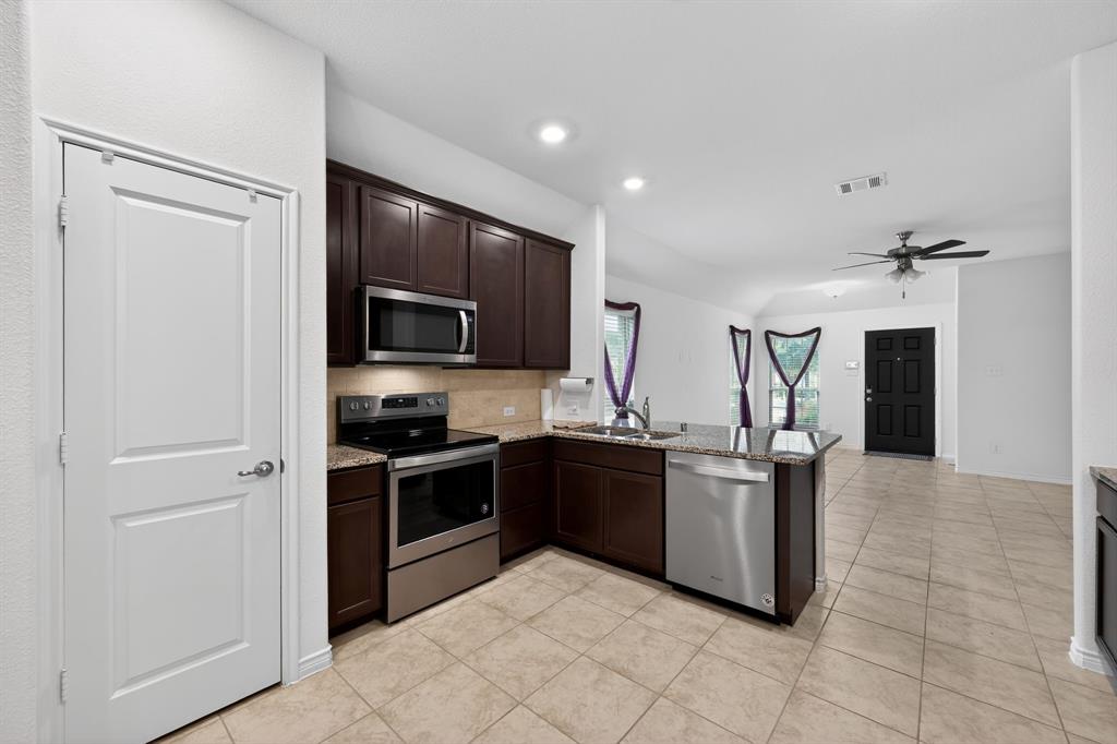 THE COVE OF HICKORY CREEK - Residential