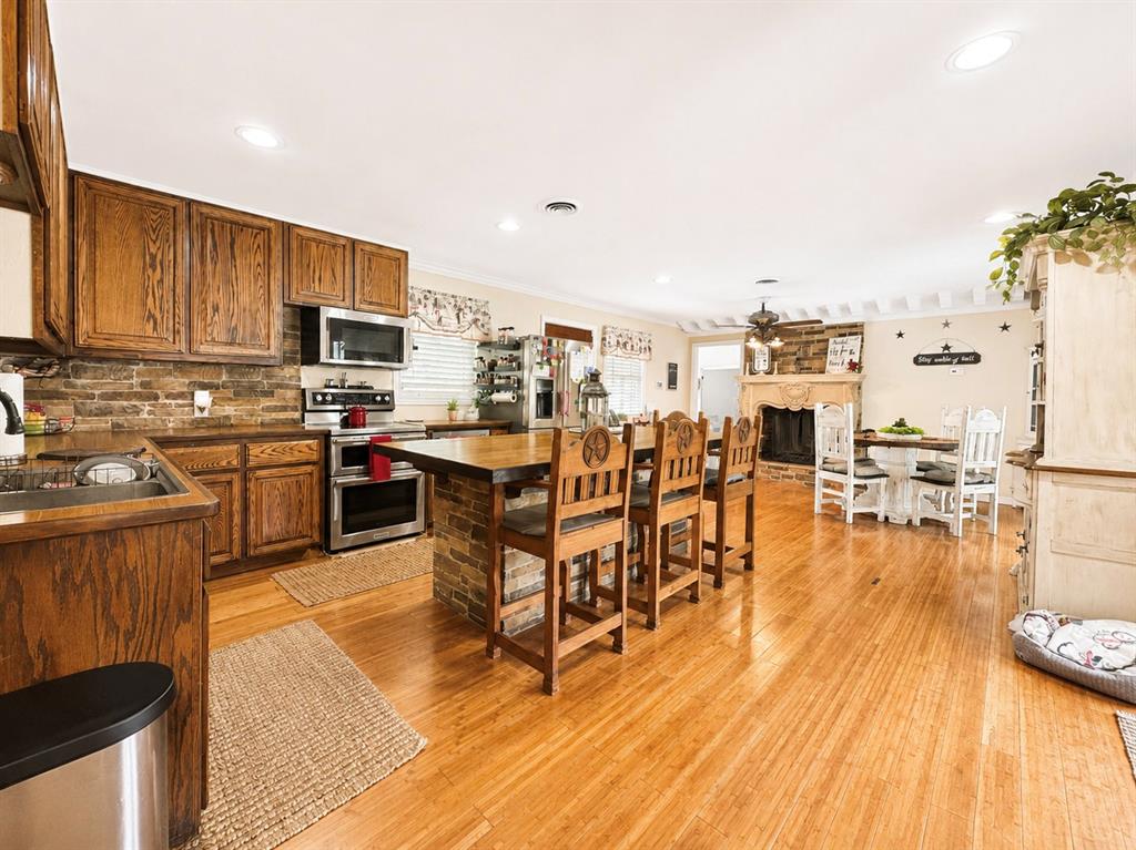 Whispering Oaks - Residential