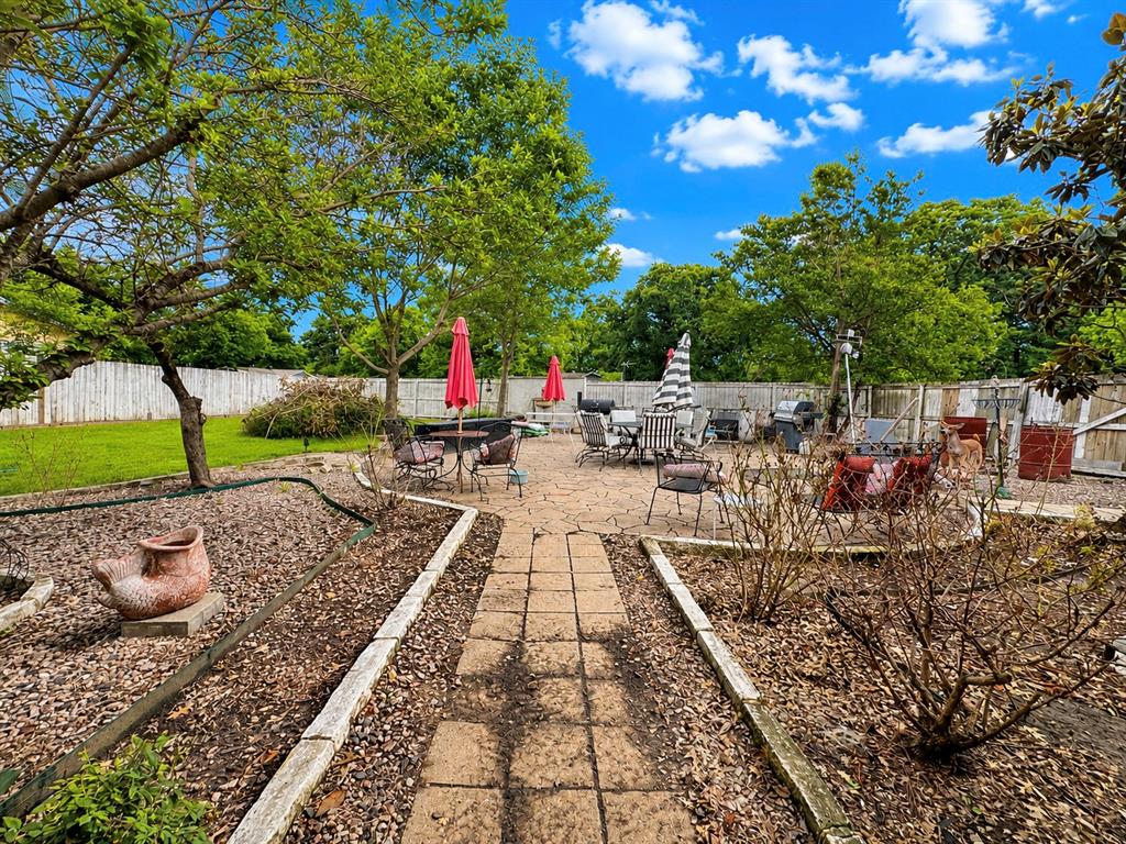 Whispering Oaks - Residential