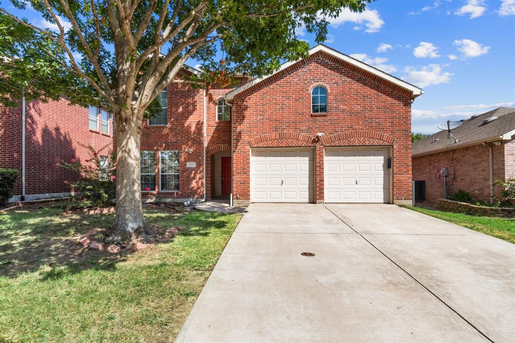 Welcome to this exquisite home nestled in the prestigious President Point Phase 1 subdivision of McKinney.
Boasting an open floor plan, this residence features a spacious family room perfect for gatherings, a separate office
for remote work or study, and all bedrooms conveniently located upstairs along with a cozy sitting area and the
luxurious master suite. The gourmet kitchen is adorned with stainless steel appliances. Step outside to discover a
tranquil backyard with a covered patio and a refreshing pool, offering the perfect setting for outdoor relaxation and
entertainment. this property offers not just a home, but a lifestyle of comfort, convenience, and elegance.