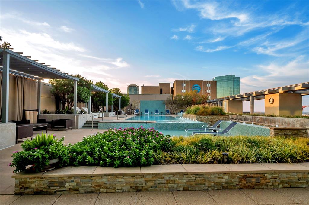 1301 Throckmorton Residences - Residential