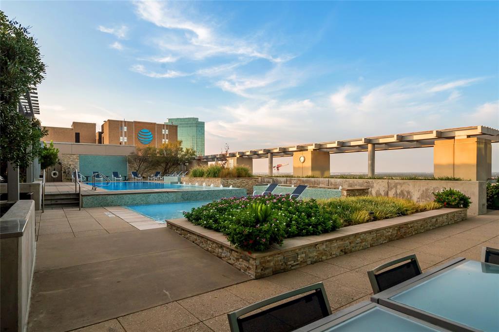 1301 Throckmorton Residences - Residential