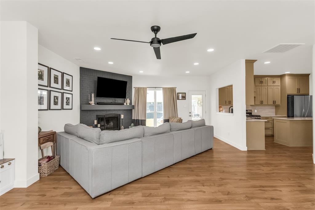 PRINCETON POINTE - Residential