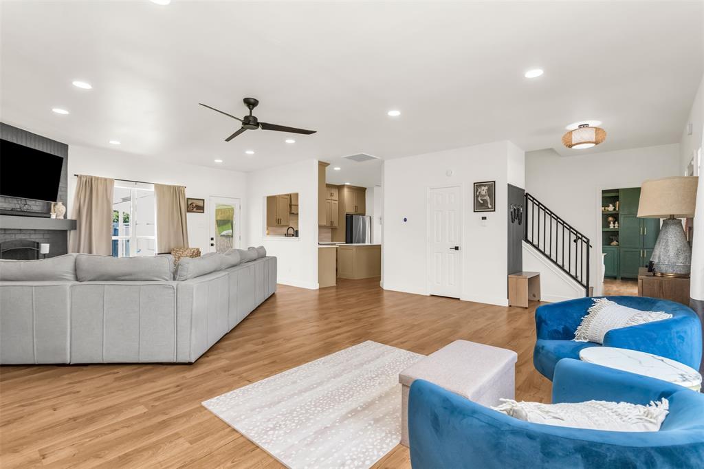 PRINCETON POINTE - Residential