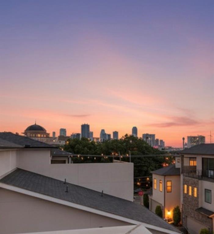 Thirty One Dallas Square #1 - Residential