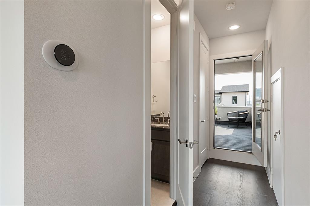 Thirty One Dallas Square #1 - Residential