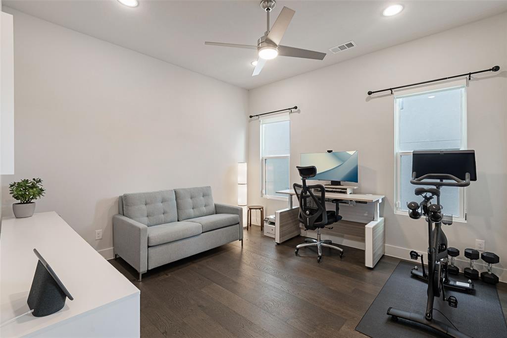 Thirty One Dallas Square #1 - Residential
