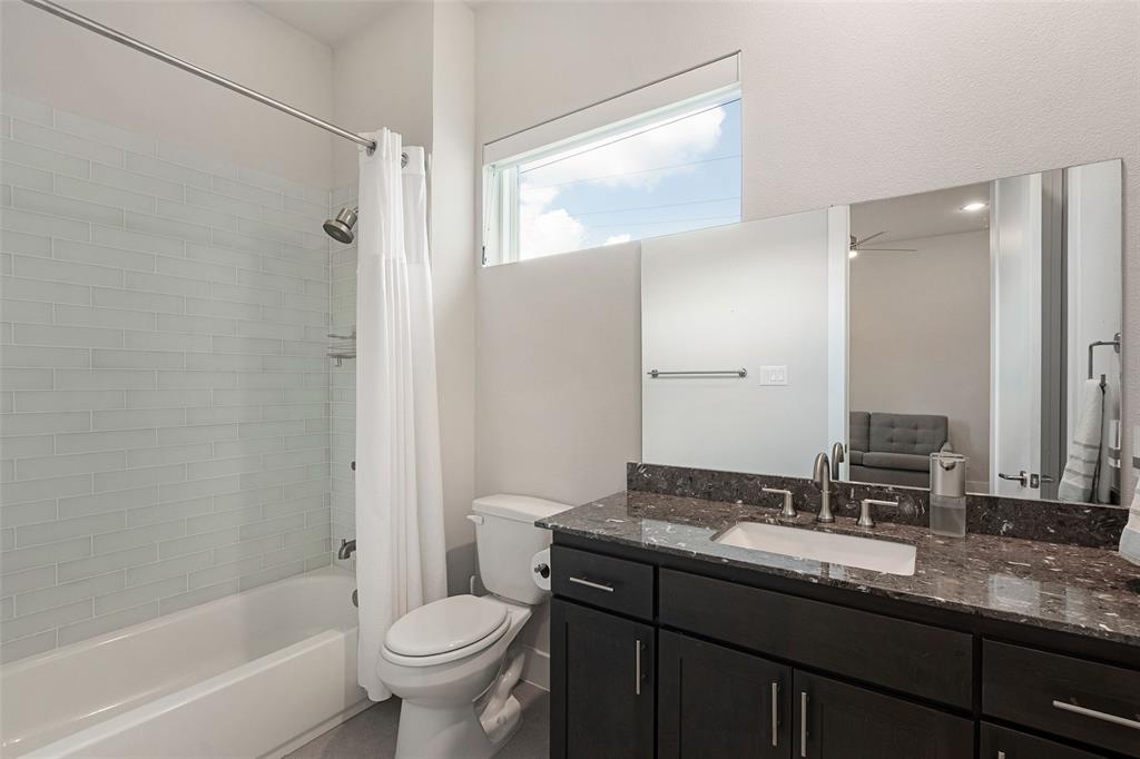 Thirty One Dallas Square #1 - Residential