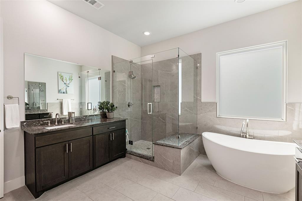 Thirty One Dallas Square #1 - Residential