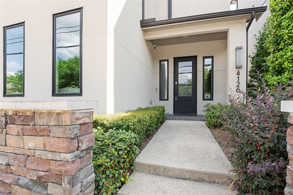Thirty One Dallas Square #1 - Residential