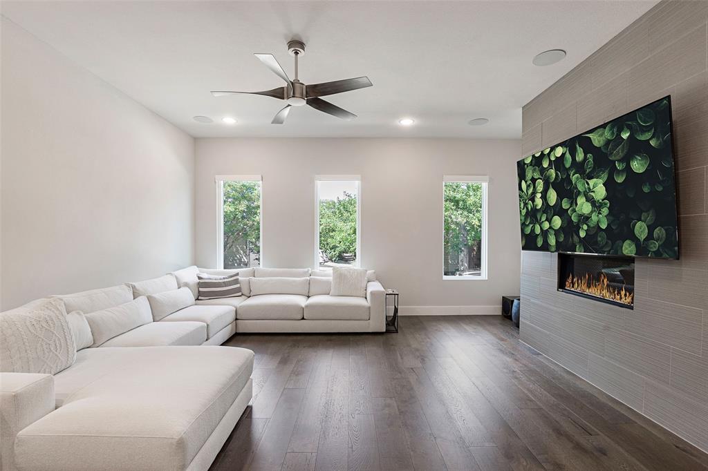 Thirty One Dallas Square #1 - Residential
