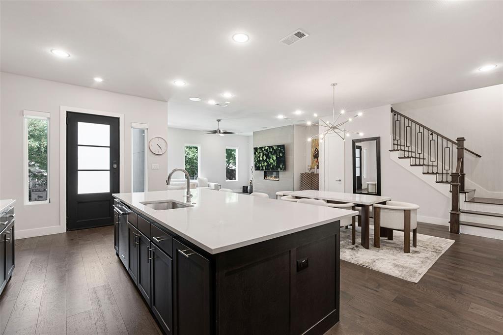 Thirty One Dallas Square #1 - Residential