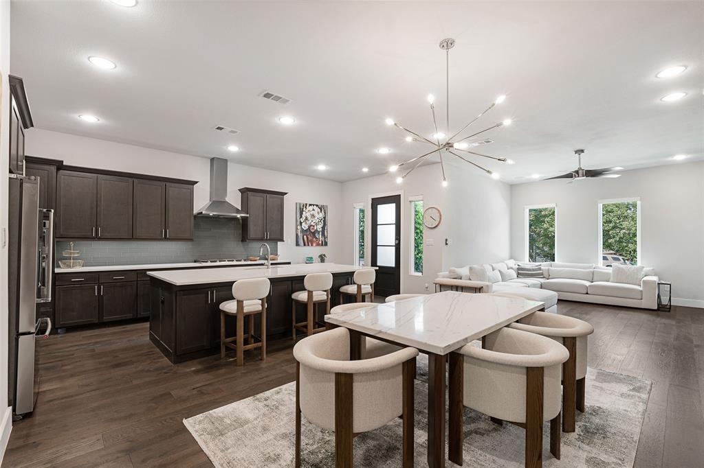 Thirty One Dallas Square #1 - Residential