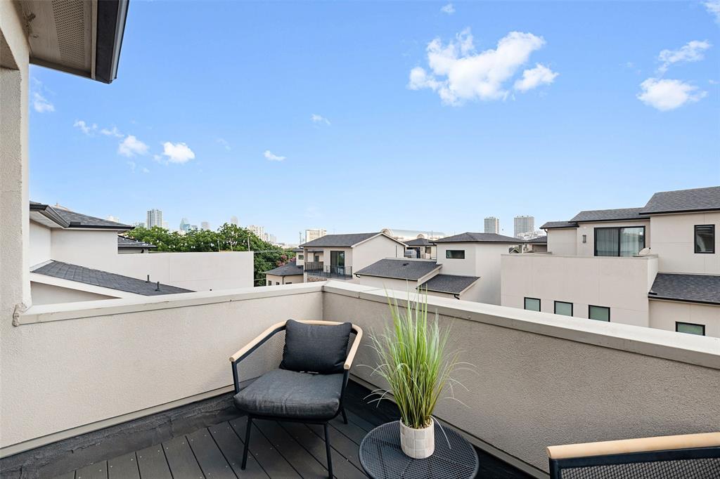 Thirty One Dallas Square #1 - Residential