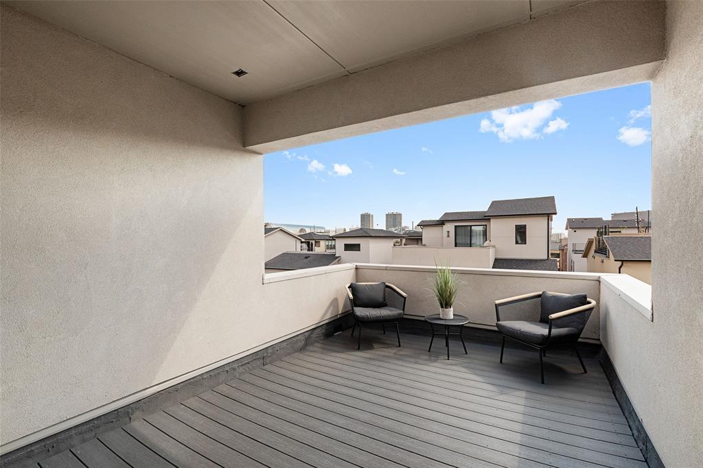 Thirty One Dallas Square #1 - Residential