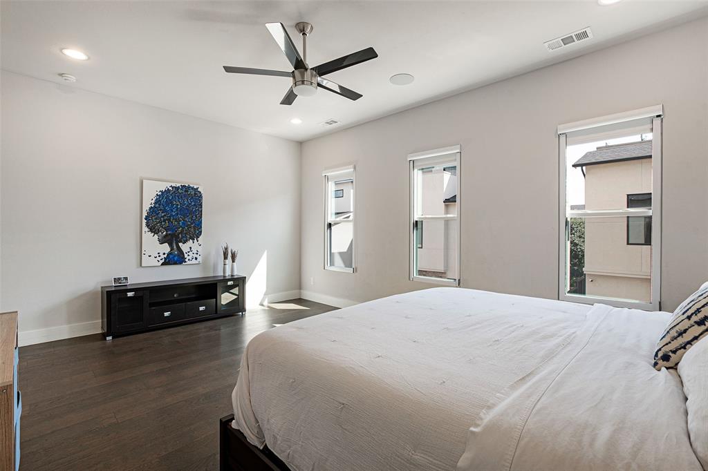 Thirty One Dallas Square #1 - Residential