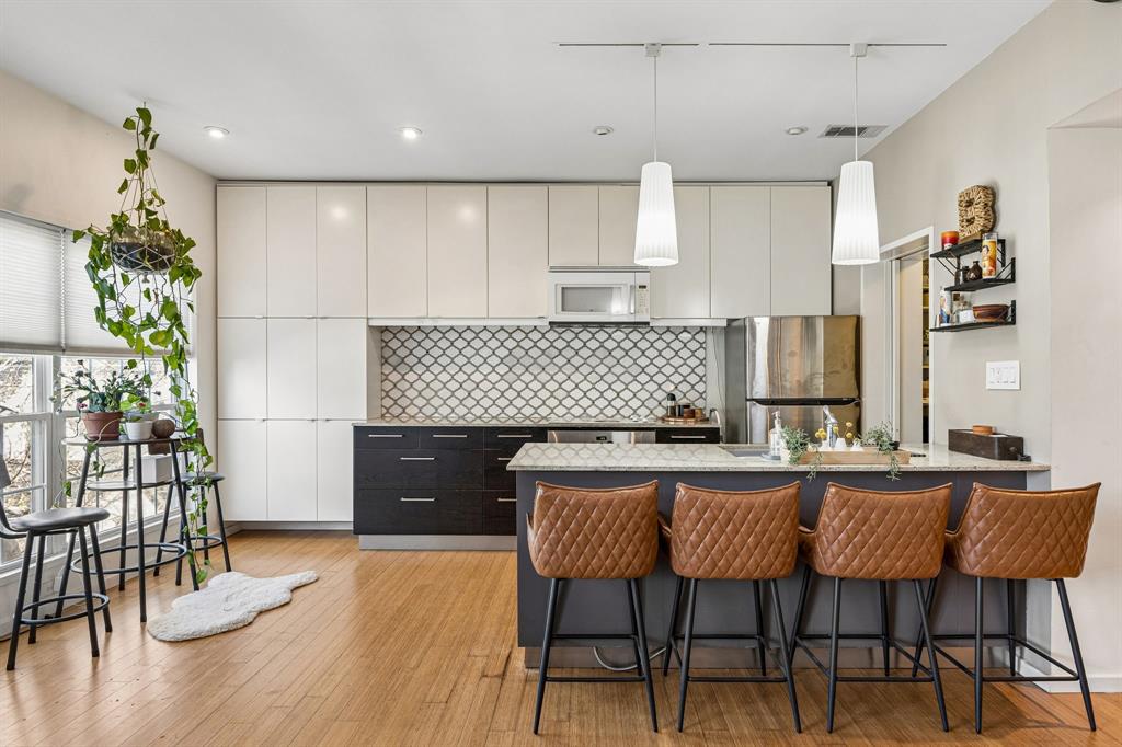 Oaks Of Lakewood Condo - Residential