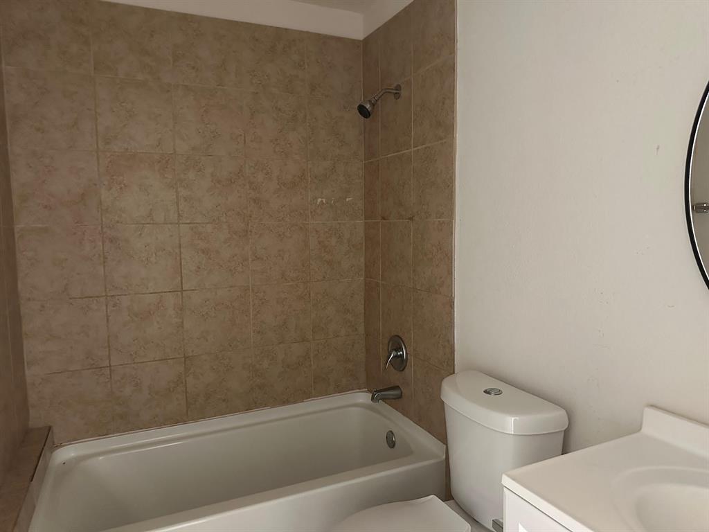Runaway Bay Unit 7a - Residential