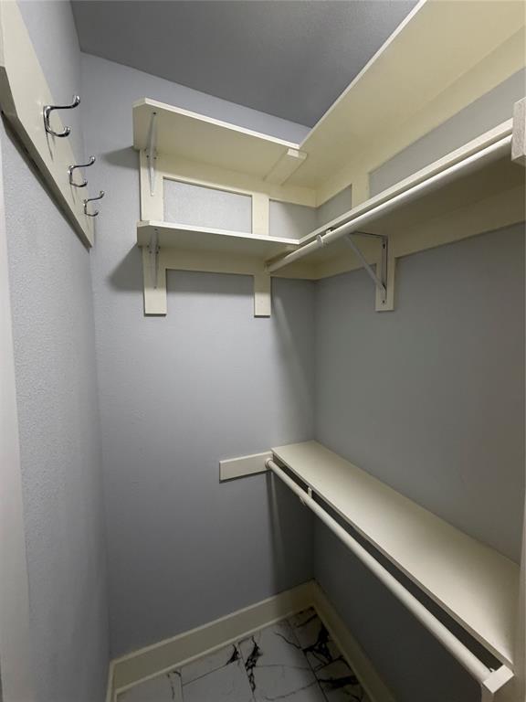 STUTZ CONDOMINIUM - Residential