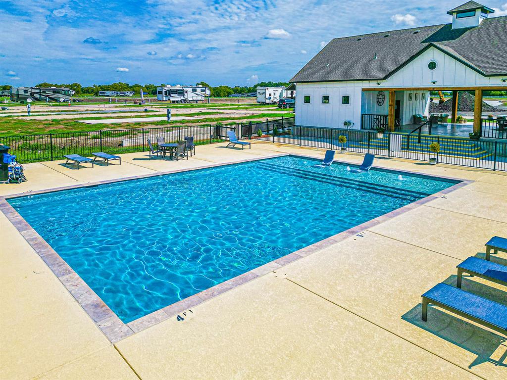 Peninsula Point - Land