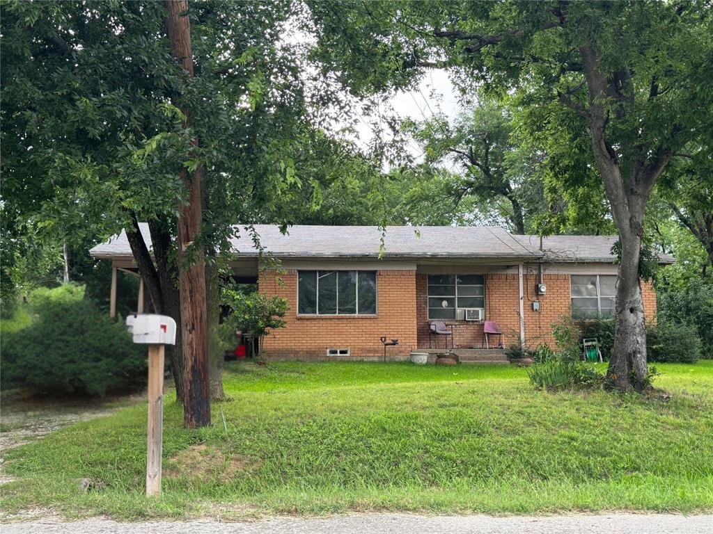 MULTIPLE OFFERS - HIGHEST AND BEST OFFERS DUE BY 5 P.M. ON TUESDAY, JUNE 26TH. INVESTORS! INVESTORS!! Opportunity for a flip house, would be a great first-time home, downsize or a rental. 3 Bedroom, 1 Bath home with potential.
(1) One Car Carport Priced to Sell - AS-IS, Where Is, with any and all faults. ALL OFFERS WILL BE REVIEWED.
Oversized Lot Investment in High-Growth Kaufman County - Introducing 204 West End - a fantastic investment located in one of North-East Texas’s fastest-growing corridors. This property boasts an oversized lot, offering valuable space for expansion or premium outdoor amenities. While it requires a full rehab, its location in Kaufman County is key, placing it near major development and convenient amenities. Perfect for a fix-and-flip. Position yourself to profit from Kaufman County’s economic expansion with this well-located asset.