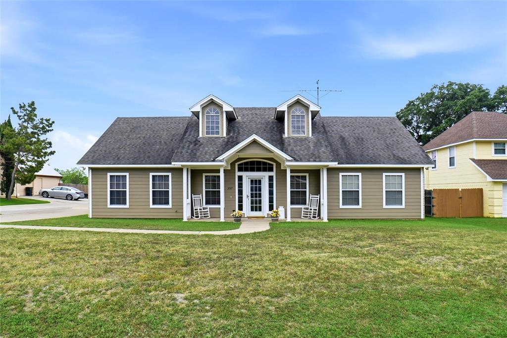 This beautiful 1684 square foot, 3 bedroom, 2.5 bath and 3 car garage home is beyond immaculate. The original owners (the only owners) have worked hard to keep this home in tip top shape.  From the beauty of the home itself to the spotless 3 car garage (in reality the garage could be used for a den, bedroom, mancave and most definitely for entertaining), I highly doubt you will find a house this clean and well maintained for the money. The owners take great pride in the home and it clearly shows. In addition, this neighborhood has access to Lake Granbury.  THIS IS A MUST SEE!!!