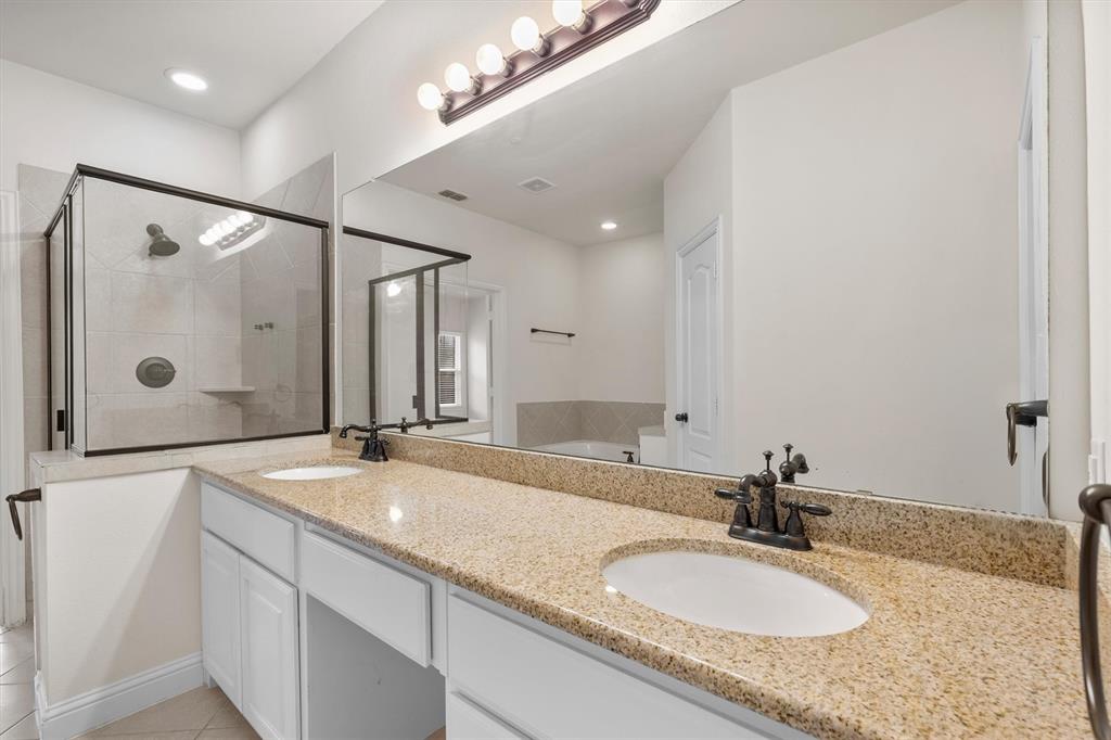 Brownstones At Vista Ridge Con - Residential