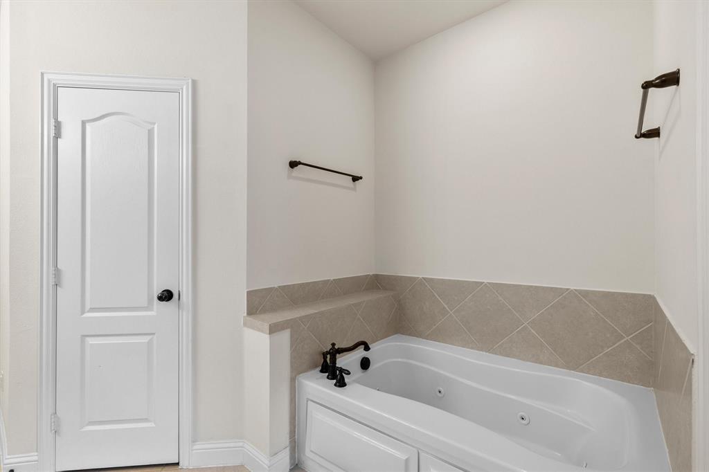 Brownstones At Vista Ridge Con - Residential