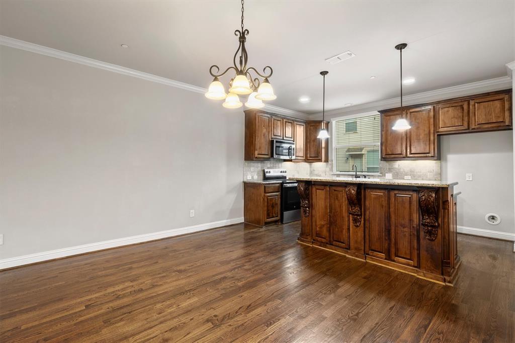 Brownstones At Vista Ridge Con - Residential