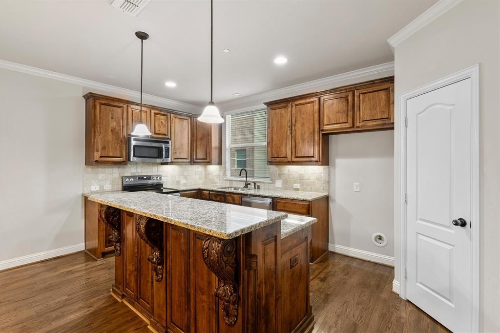 Brownstones At Vista Ridge Con - Residential