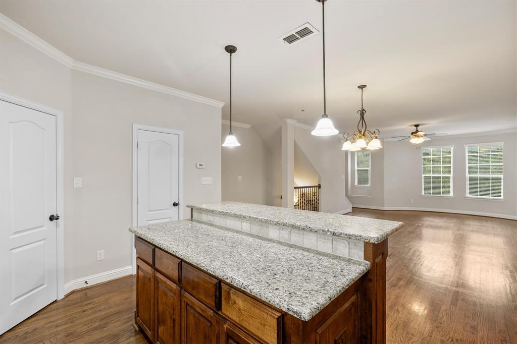 Brownstones At Vista Ridge Con - Residential