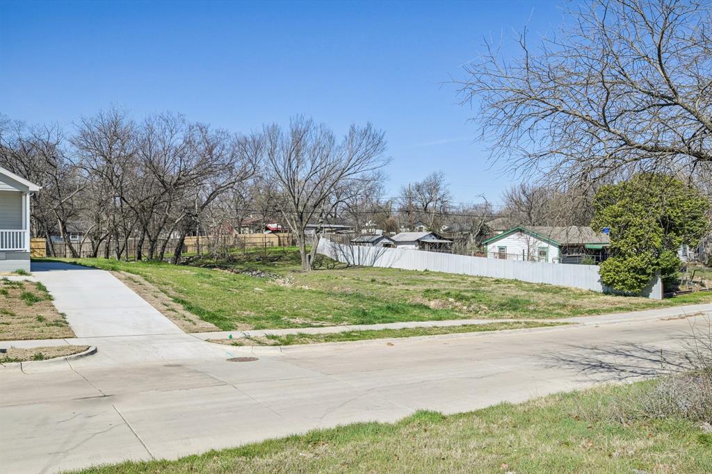 Build in the heart of Fort Worth. This 6,747 sq ft residential lot in Graham Park offers a prime opportunity for new construction minutes from Downtown, I-35W, and major employment centers. Level urban parcel with established streets and nearby utilities, ideal for a custom home or investment build. Close to schools, shopping, dining, and public transportation. No existing structure—design and build to your specifications. Strong infill growth area with continued redevelopment nearby. Buyer to verify zoning, utilities, restrictions, and development requirements. Secure your lot now and start planning your build.