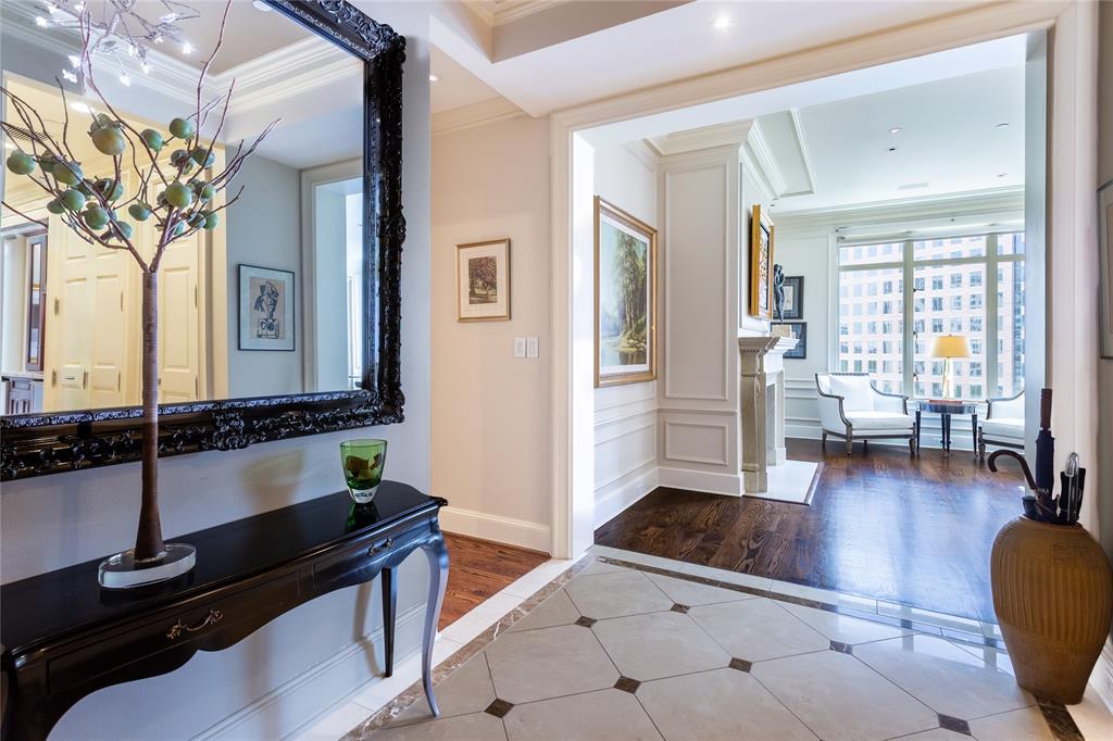 Ritz-Carlton Residences 1 - Residential